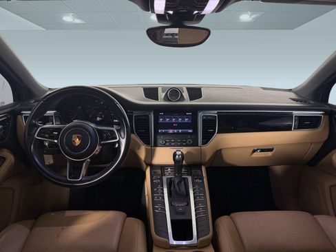 Used 2018 Porsche Macan AWD/4WD image 14