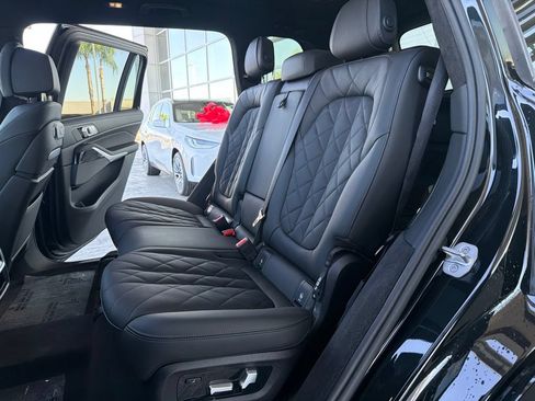 Used 2024 BMW X7 xDrive40i w/ M Sport Package AWD/4WD image 13