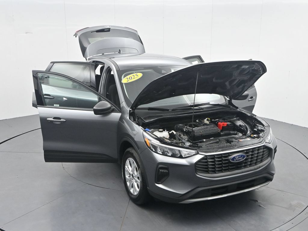 Used 2025 Ford Escape Active AWD/4WD image 46