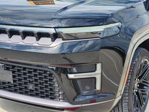 New 2026 Jeep Grand Wagoneer Limited AWD/4WD image 9