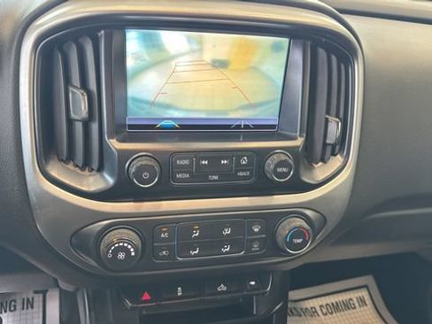 Used 2018 Chevrolet Colorado LT w/ LT Convenience Package AWD/4WD image 11