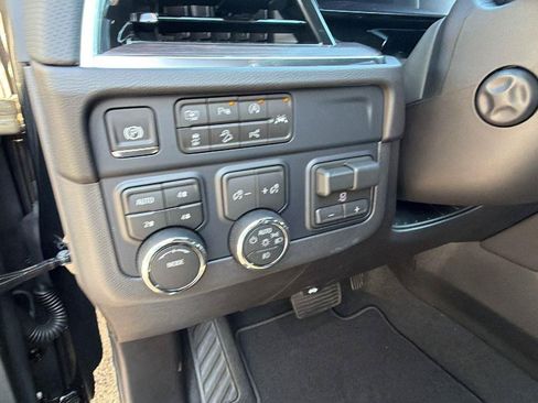 New 2026 Chevrolet Suburban Premier w/ Sun And Tow Package AWD/4WD image 22