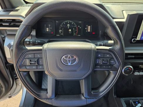 Used 2025 Toyota Tacoma SR5 AWD/4WD image 35