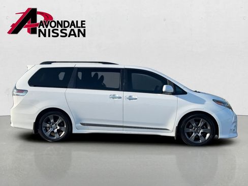 Used 2015 Toyota Sienna SE Premium FWD image 7