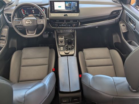 Used 2025 Nissan Rogue SL w/ Tech Package AWD/4WD image 23