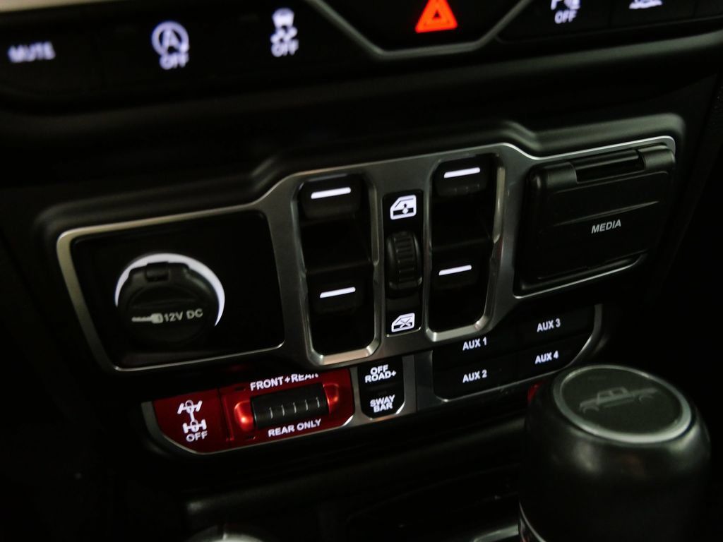 Used 2020 Jeep Gladiator Rubicon AWD/4WD image 32