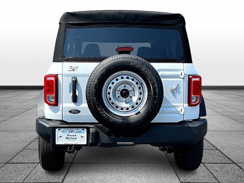 New 2025 Ford Bronco 4-Door image 4
