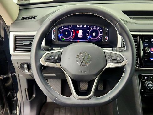 Used 2022 Volkswagen Atlas SE w/ Panoramic Sunroof Package AWD/4WD image 13