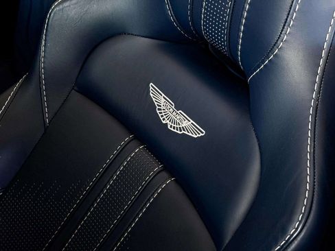 Used 2023 Aston Martin V8 Vantage Roadster image 24