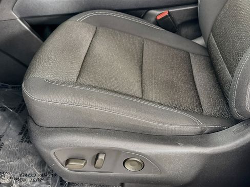 Used 2024 Chevrolet Traverse LT FWD image 21