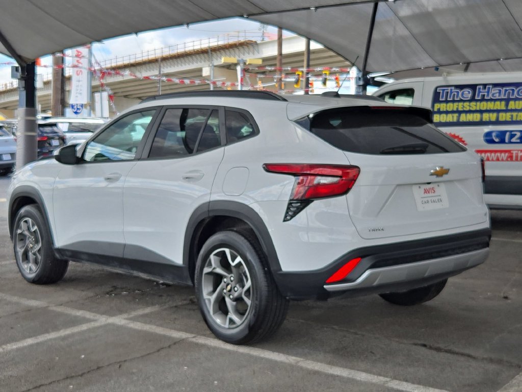 Used 2026 Chevrolet Trax LT FWD image 7