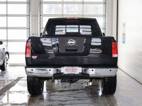 Used 2010 Nissan Titan SE w/ SE Value Truck Pkg image 9