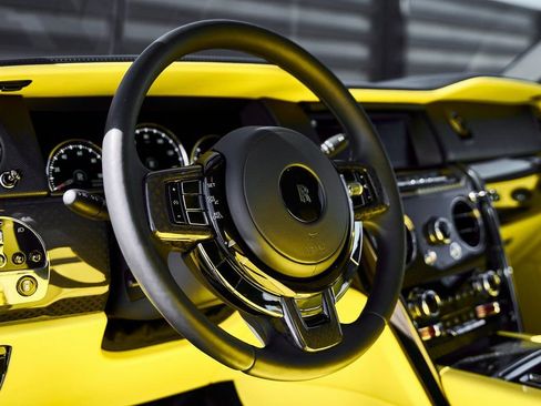 Used 2022 Rolls-Royce Cullinan Black Badge w/ Dark Exterior Package image 44