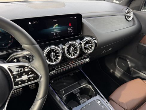 Used 2021 Mercedes-Benz GLA 250 4MATIC image 17