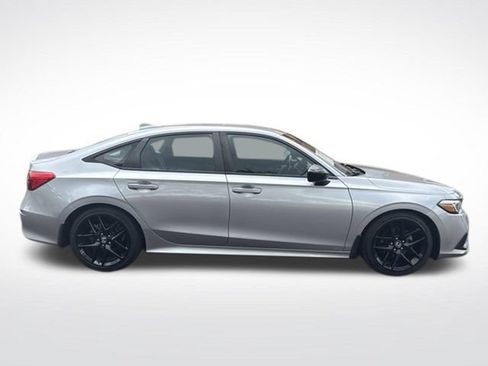 Used 2022 Honda Civic Sport image 2