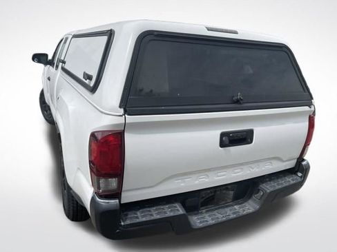 Used 2018 Toyota Tacoma SR RWD image 8