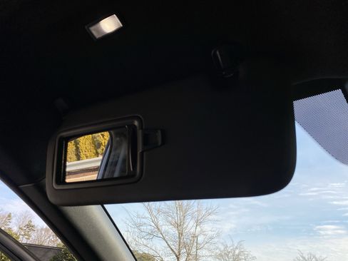 Used 2025 MAZDA MAZDA3 2.5 S Hatchback w/ Premium Pkg image 45