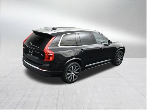 Used 2024 Volvo XC90 B6 Plus AWD/4WD image 21