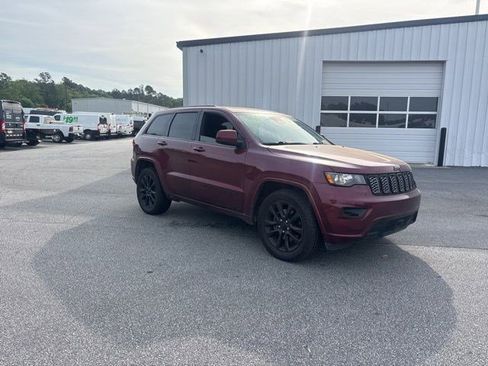 Used 2022 Jeep Grand Cherokee Laredo X RWD image 11