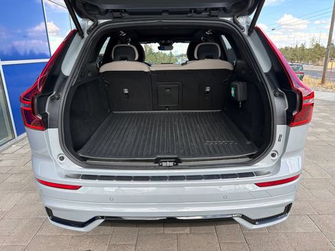 Used 2026 Volvo XC60 B5 Plus AWD/4WD image 9
