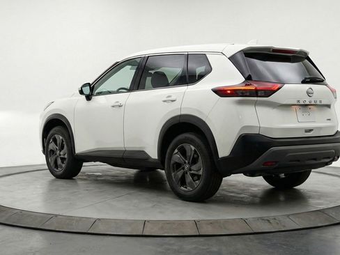 Used 2025 Nissan Rogue SV AWD/4WD image 6