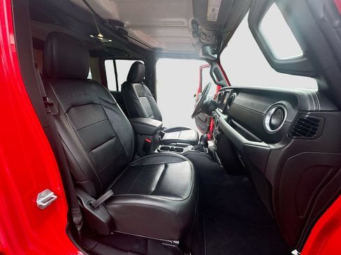 Used 2023 Jeep Wrangler Unlimited Sahara AWD/4WD image 31
