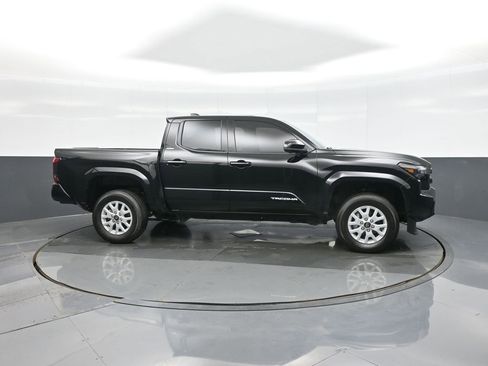 Certified 2025 Toyota Tacoma SR5 image 8