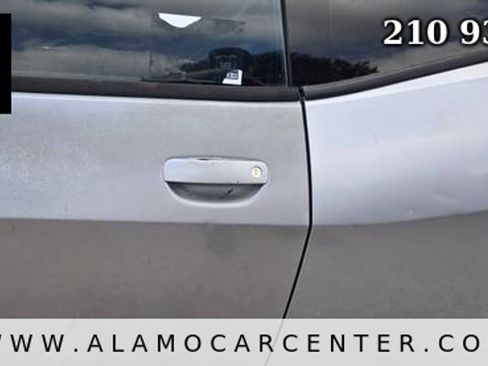 Used 2014 Dodge Challenger SXT RWD image 9