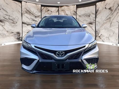 Used 2021 Toyota Camry SE w/ Carpet Mat Package (TMS) FWD image 5