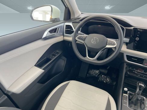 New 2026 Volkswagen Taos SE image 25