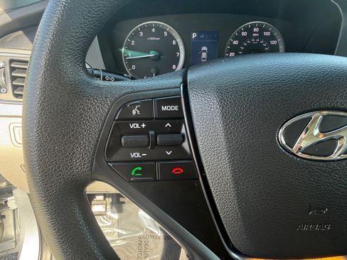 Used 2017 Hyundai Sonata SE image 13