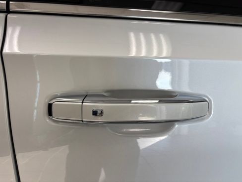 Used 2025 GMC Yukon Denali Ultimate w/ LPO, Floor Liner Package AWD/4WD image 12