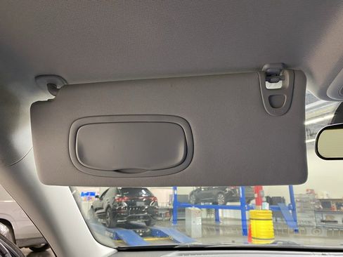 Used 2019 Jeep Cherokee Latitude Plus w/ Cold Weather Group image 29