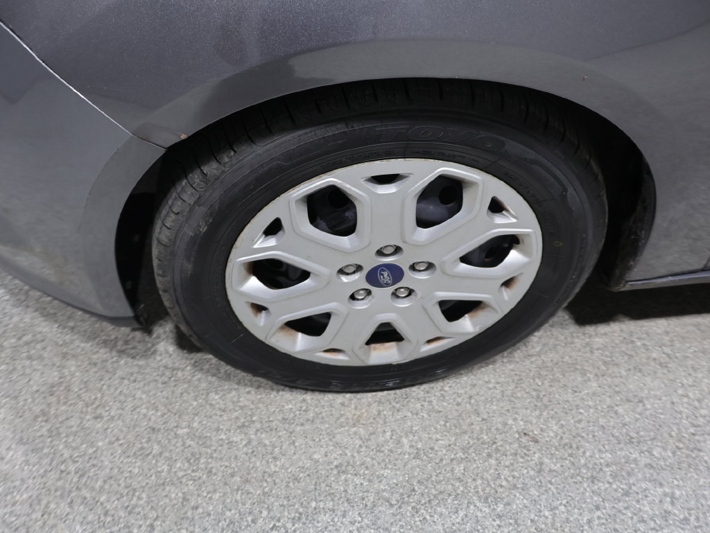Used 2012 Ford Focus SE FWD image 14
