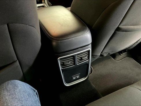 Used 2023 Dodge Charger SXT image 34