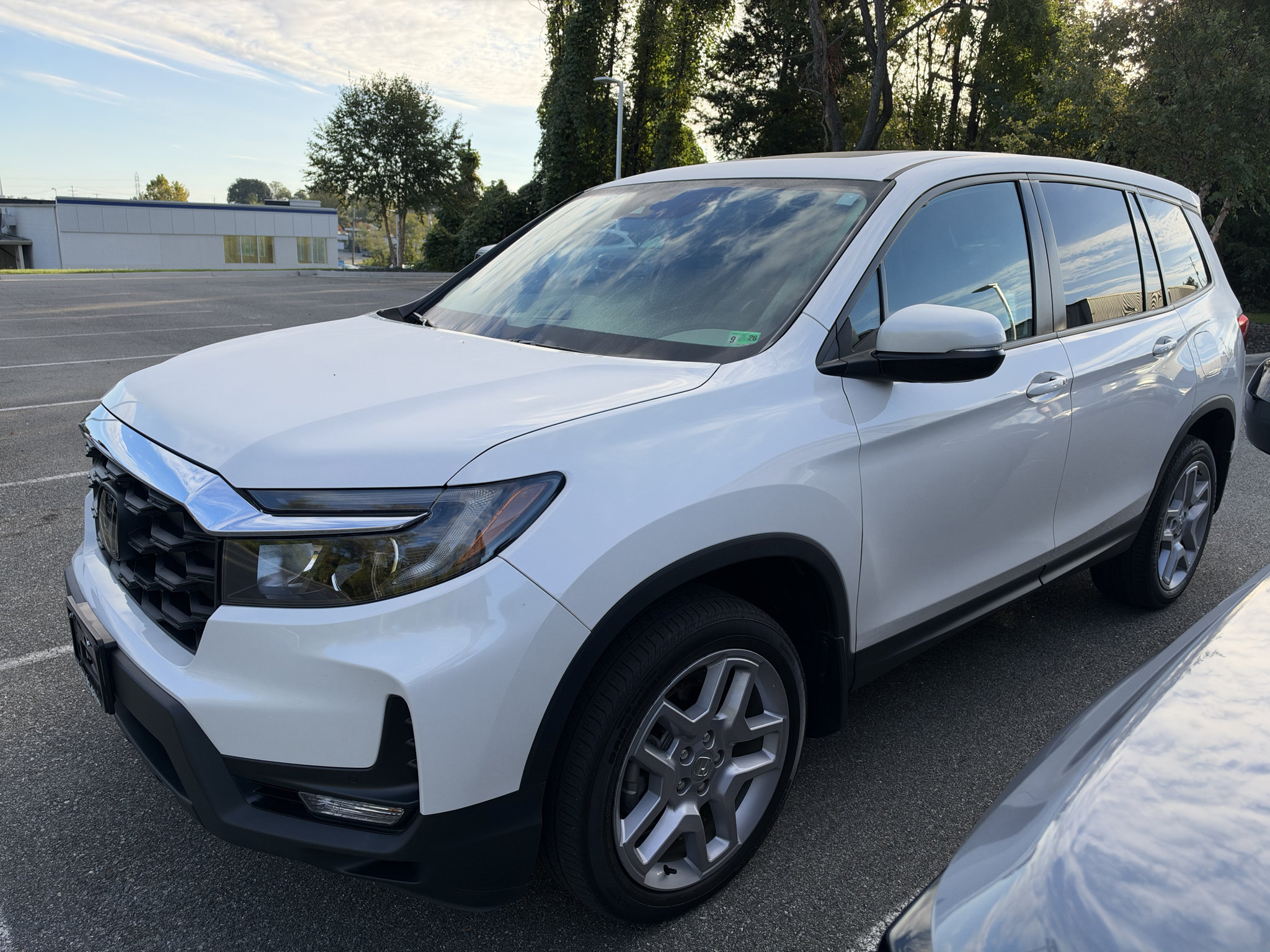 Used 2025 Honda Passport EX-L image 1