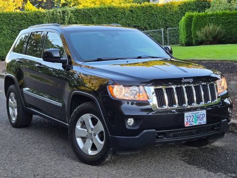 Used 2012 Jeep Grand Cherokee Laredo AWD/4WD image 3