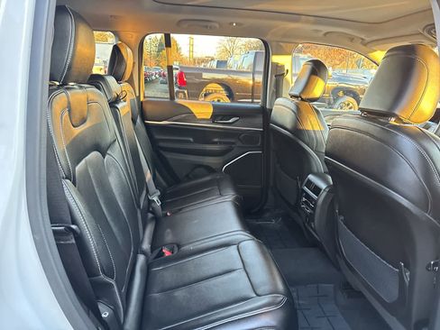 Used 2024 Jeep Grand Cherokee Limited 4xe image 7