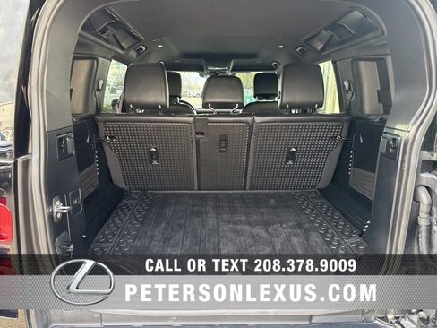Used 2023 Land Rover Defender 110 S image 19