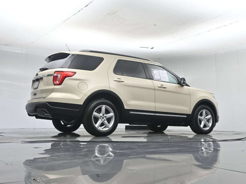 Certified 2018 Ford Explorer XLT w/ Equipment Group 201A FWD image 53