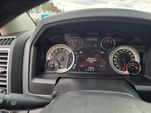 Used 2015 RAM 1500 Classic SLT w/ SLT Plus D←cor Group AWD/4WD image 21