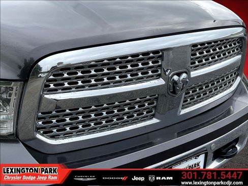 Used 2018 RAM 1500 Laramie w/ Convenience Group AWD/4WD image 33