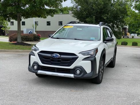 Used 2024 Subaru Outback Limited AWD/4WD image 3