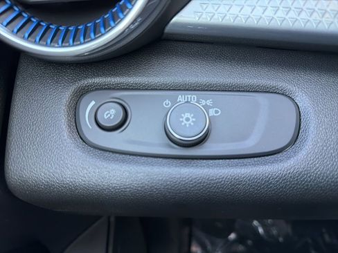 New 2026 Chevrolet Trax LT w/ Driver Confidence Package image 18