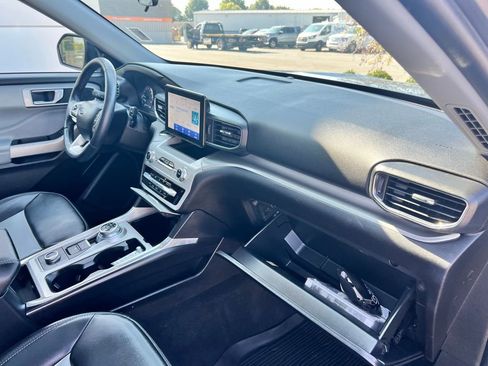 Used 2022 Ford Explorer XLT w/ Equipment Group 202A image 42