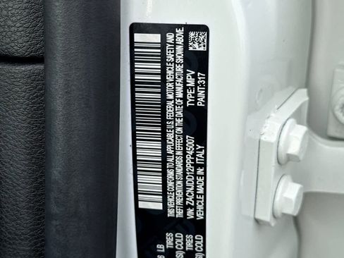 Used 2023 Jeep Renegade Limited image 33