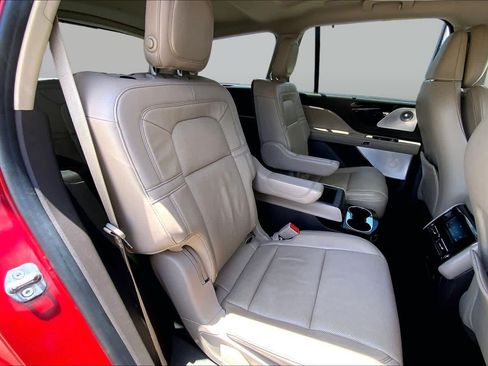 Used 2020 Lincoln Aviator Reserve w/ Equipment Group 202A AWD/4WD image 21