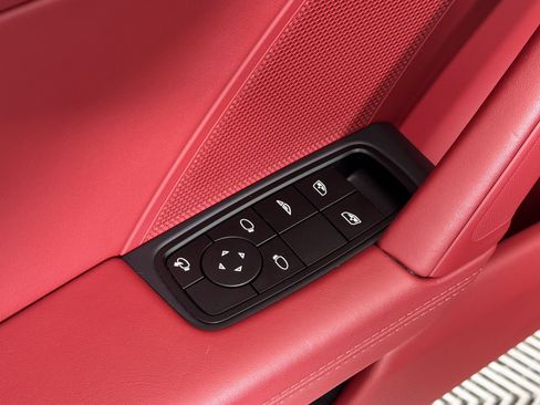 Certified 2025 Porsche 911 Carrera RWD image 28
