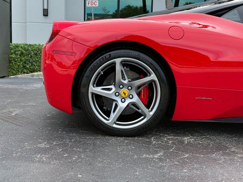 Used 2011 Ferrari 458 Italia Coupe RWD image 4