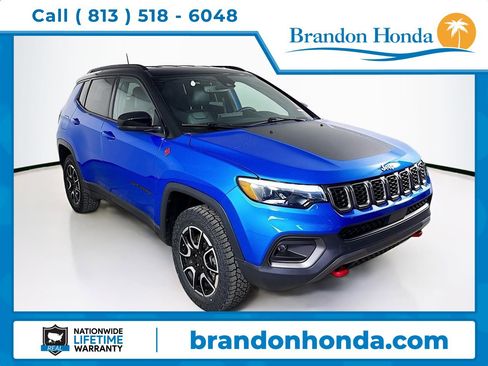 Used 2025 Jeep Compass Trailhawk w/ Trailhawk Elite Group image 1
